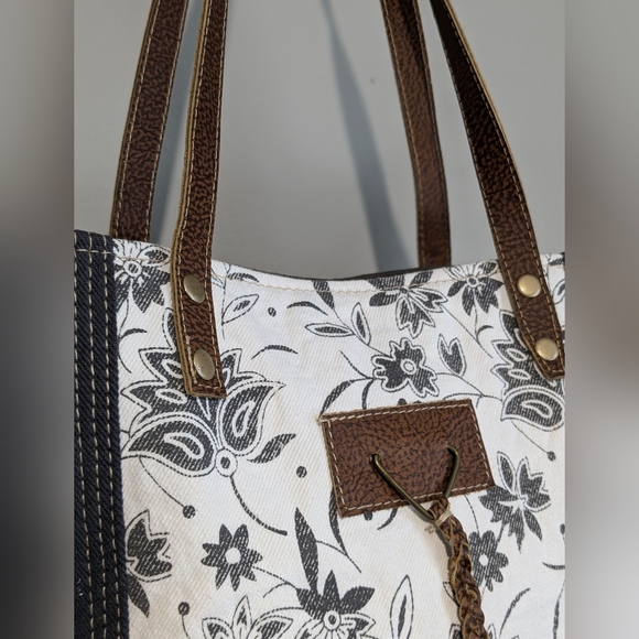 Myra Bag Canvas Floral Print Paisley Key Fob Large Tote Bag - Picture 6 of 16